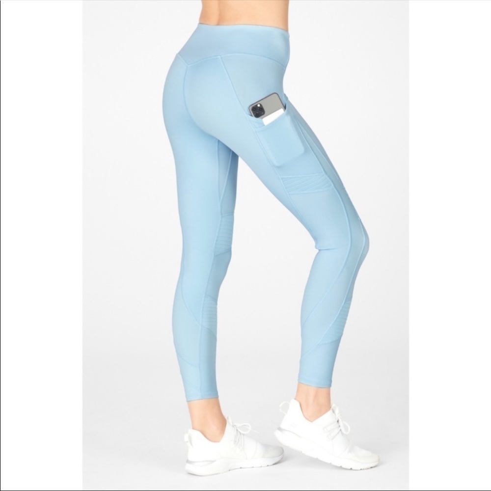 Fabletics Anywhere High-Waisted Moto
7/8 Leggings